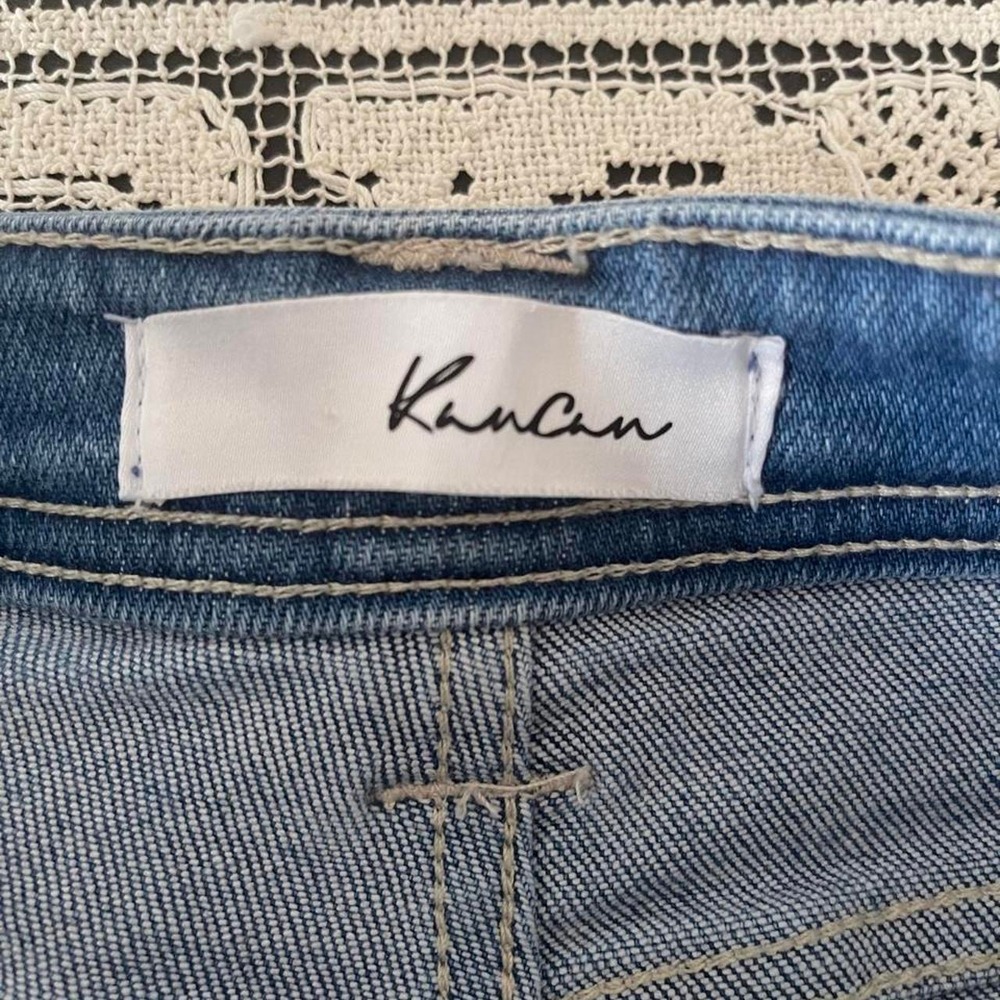 KanCan blue denim jeans w/ button fly & distressed details flare jeans size 11 - Picture 3 of 7